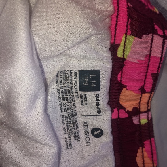 Shorts - Picture 3 of 4